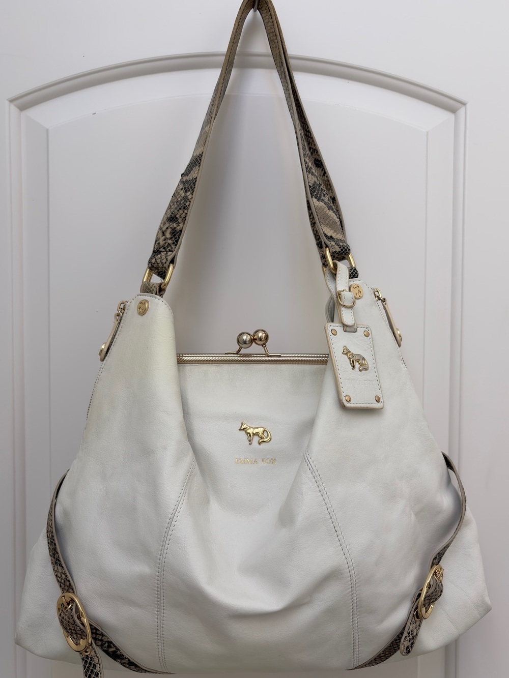 Emma Fox Off White Leather Shoulder Bag Classic Kiss Clasp